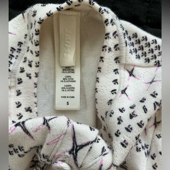 SKIMS Logo Pointelle Henley Onesie - Picture 16 of 16